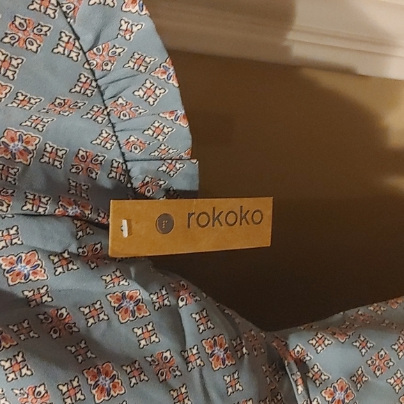 Dress - Picture 3 of 4